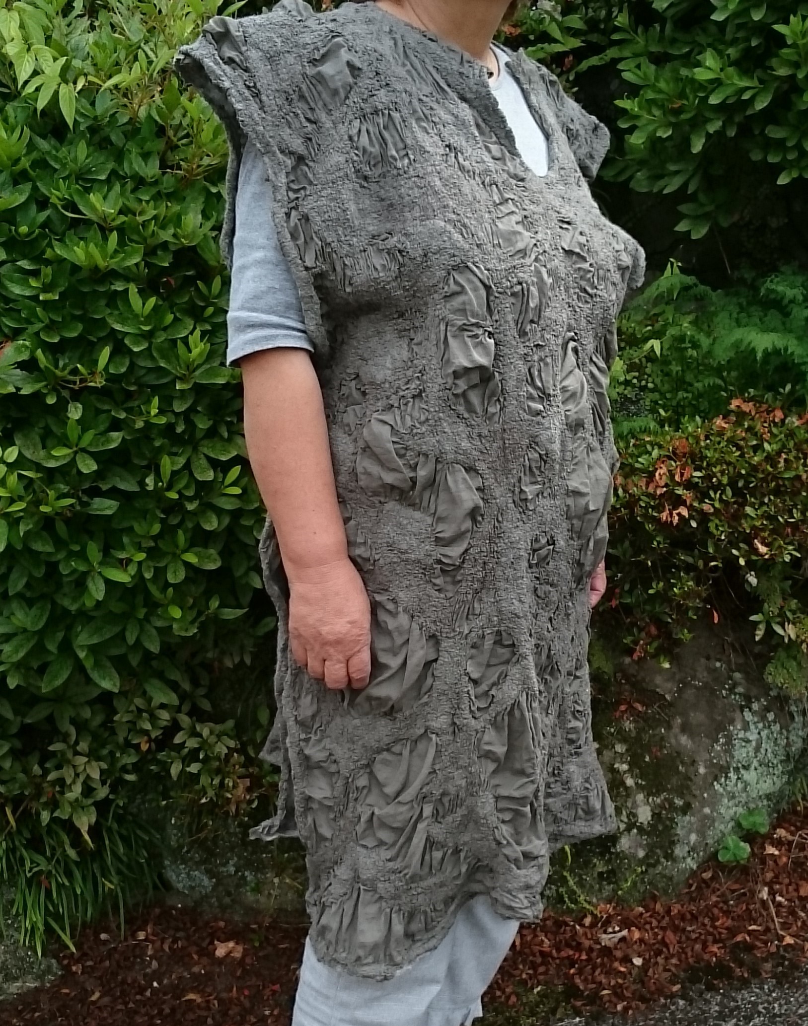 布フェルトのロングベスト